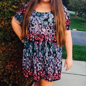 LUSH Vibrant Dress w Pockets